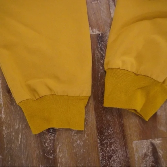 Figs Women’s RARE FIND Mustard Yellow Scrub Set. XS. - Picture 7 of 10